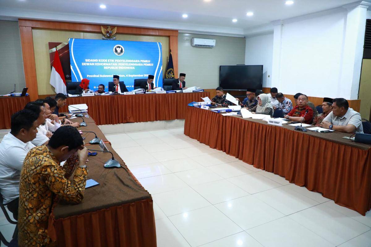 DKPP Periksa Bawaslu Bulukumba Terkait Mutasi ASN. (Dok. DKPP)