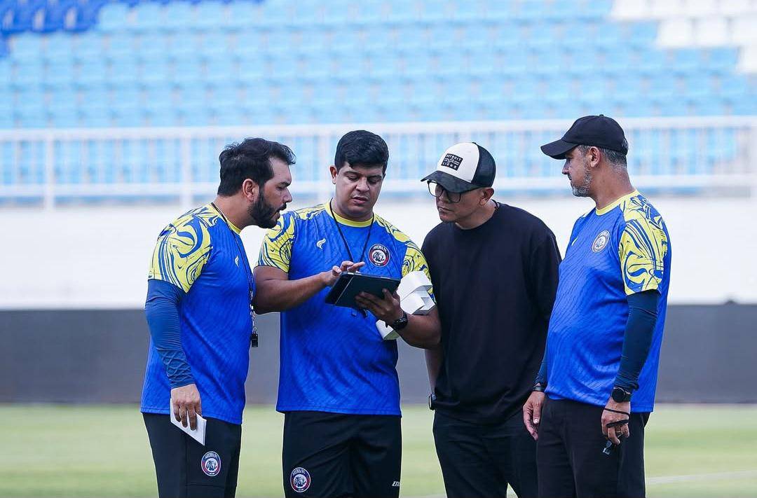 Siapp tancap gass lagi! 🦁✊💨#AremaFC #Aremania #SalamSatuJiwa #BersinergiDalamSatuJiwa #BRISupe.jpg