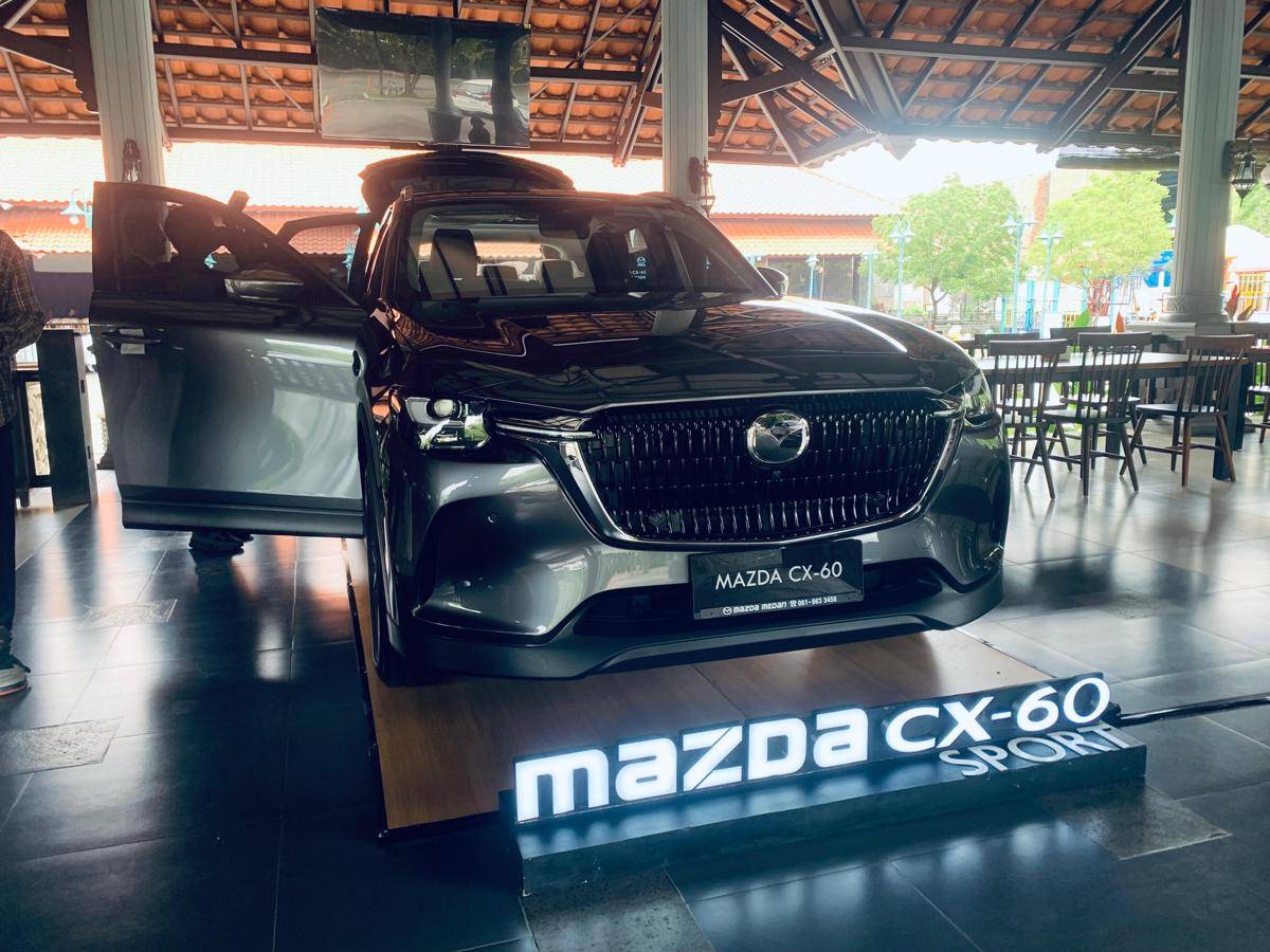 The New Mazda CX-60 Sport resmi diperkenalkan di Medan (IDN Times/Doni Hermawan)