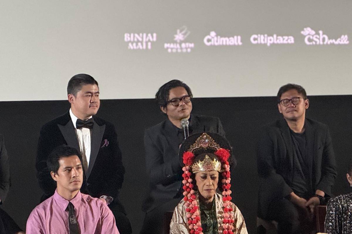 Fajar Nugros dalam gala premiere Perempuan Pembawa Sial pada Kamis (11/9/2025) (IDN Times/Elizabeth Chiquita)