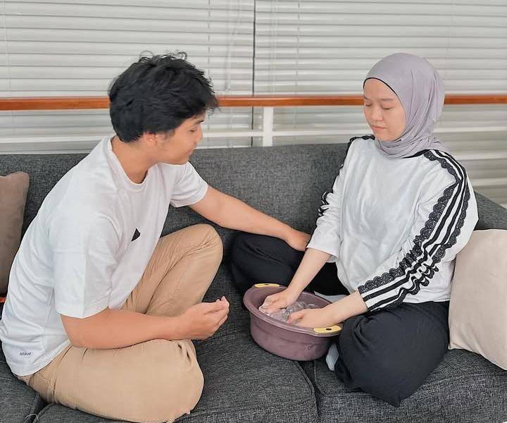 potret Alca Octaviani dan Bintang Emon ikut kelas kehamilan