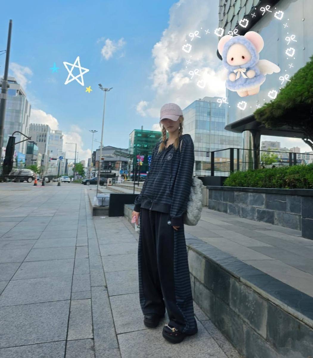 Gaeul IVE (instagram.com/fallingin__fall) 