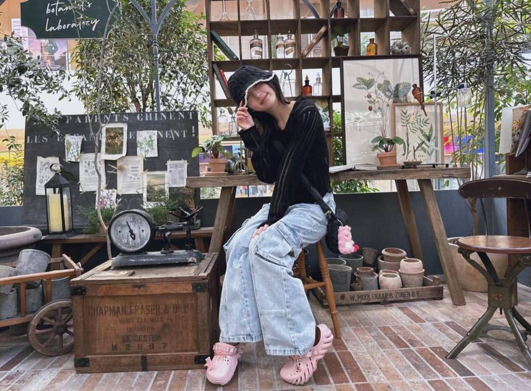 Gaeul IVE (instagram.com/fallingin__fall) 