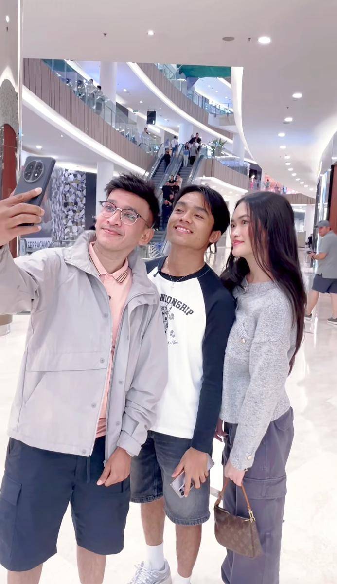 Ruben Onsu temani Onyo dan Aqila malam mingguan