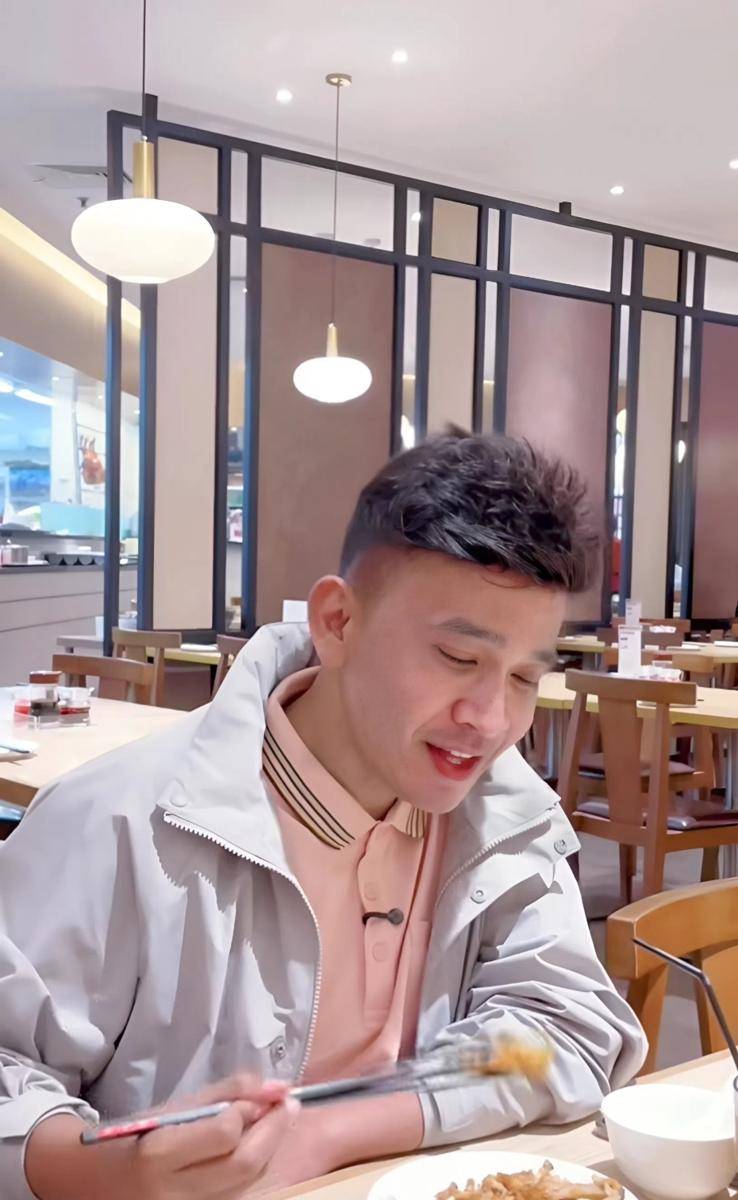 Ruben Onsu temani Onyo dan Aqila malam mingguan