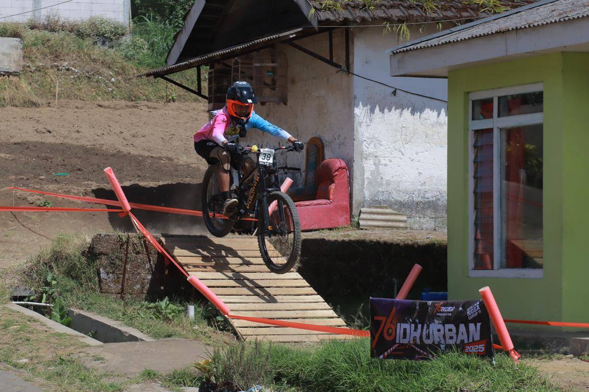Urban Downhill di Desa Ngadiwono, Kabupaten Pasuruan. (Dok. 76Rider)