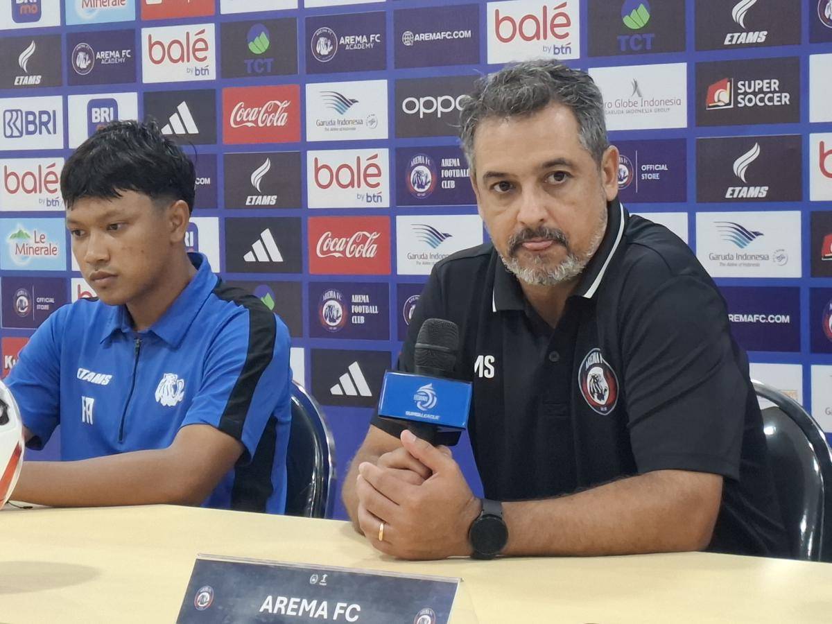 Pelatih Arema FC, Marcos Santos. (IDN Times/Rizal Adhi Pratama)