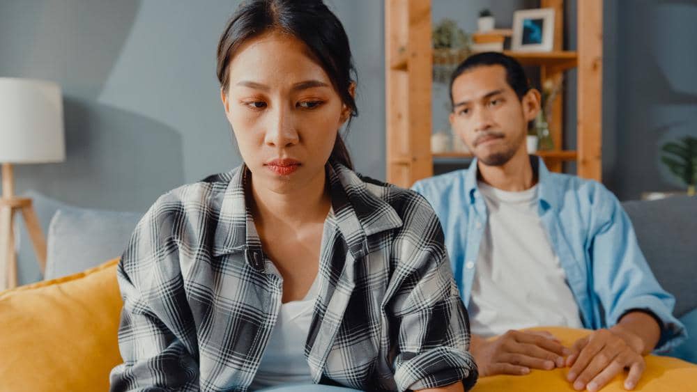 5 Alasan Psikologis Pria Mokondo Jago Bikin Perempuan Merasa Bersalah