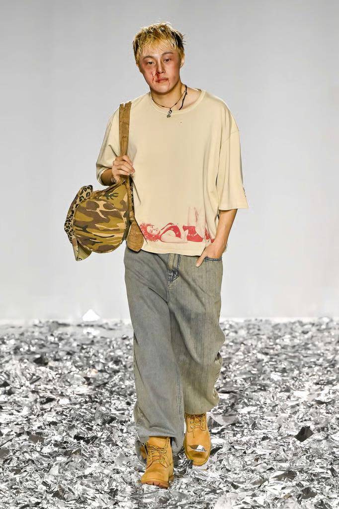Koleksi AJOBYAJO S/S '26 di Seoul Fashion Week (instagram.com/ajo_ajobyajo_official)