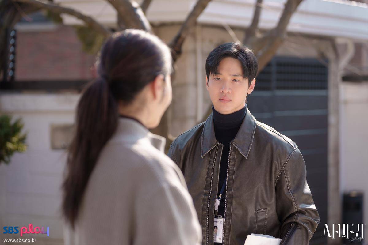 still cuts drama Queen Mantis (dok. SBS/Queen Mantis)