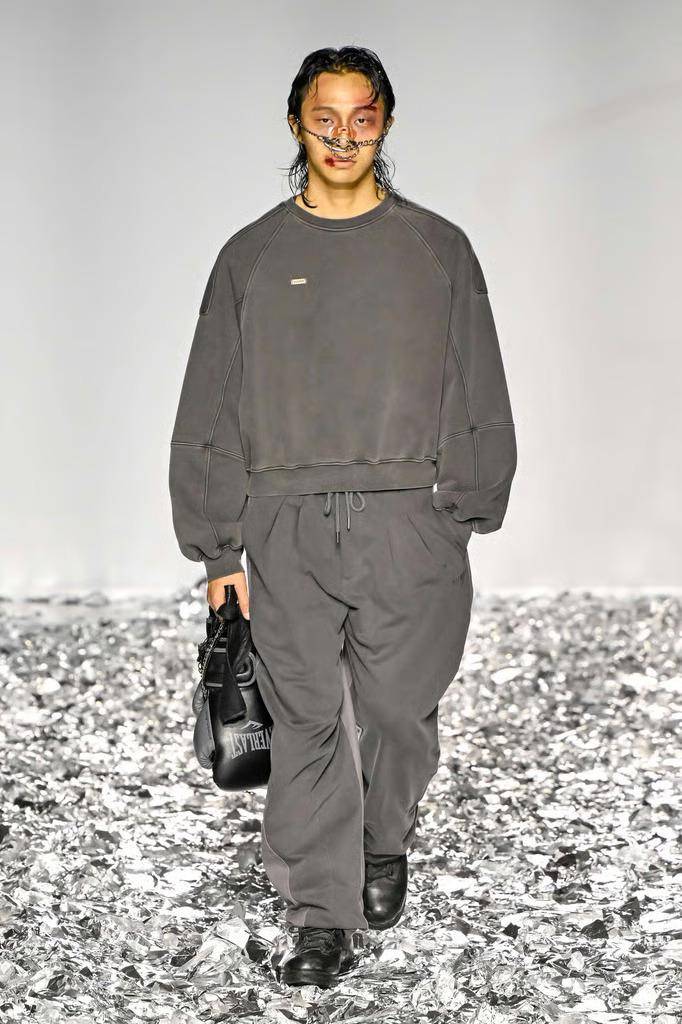Koleksi AJOBYAJO S/S '26 di Seoul Fashion Week (instagram.com/ajo_ajobyajo_official)