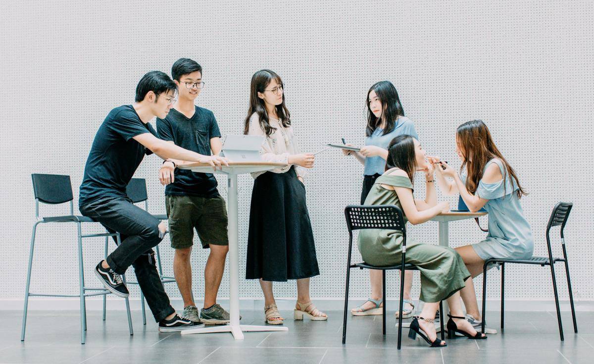 ilustrasi rapat mahasiswa (unsplash.com/Akson)