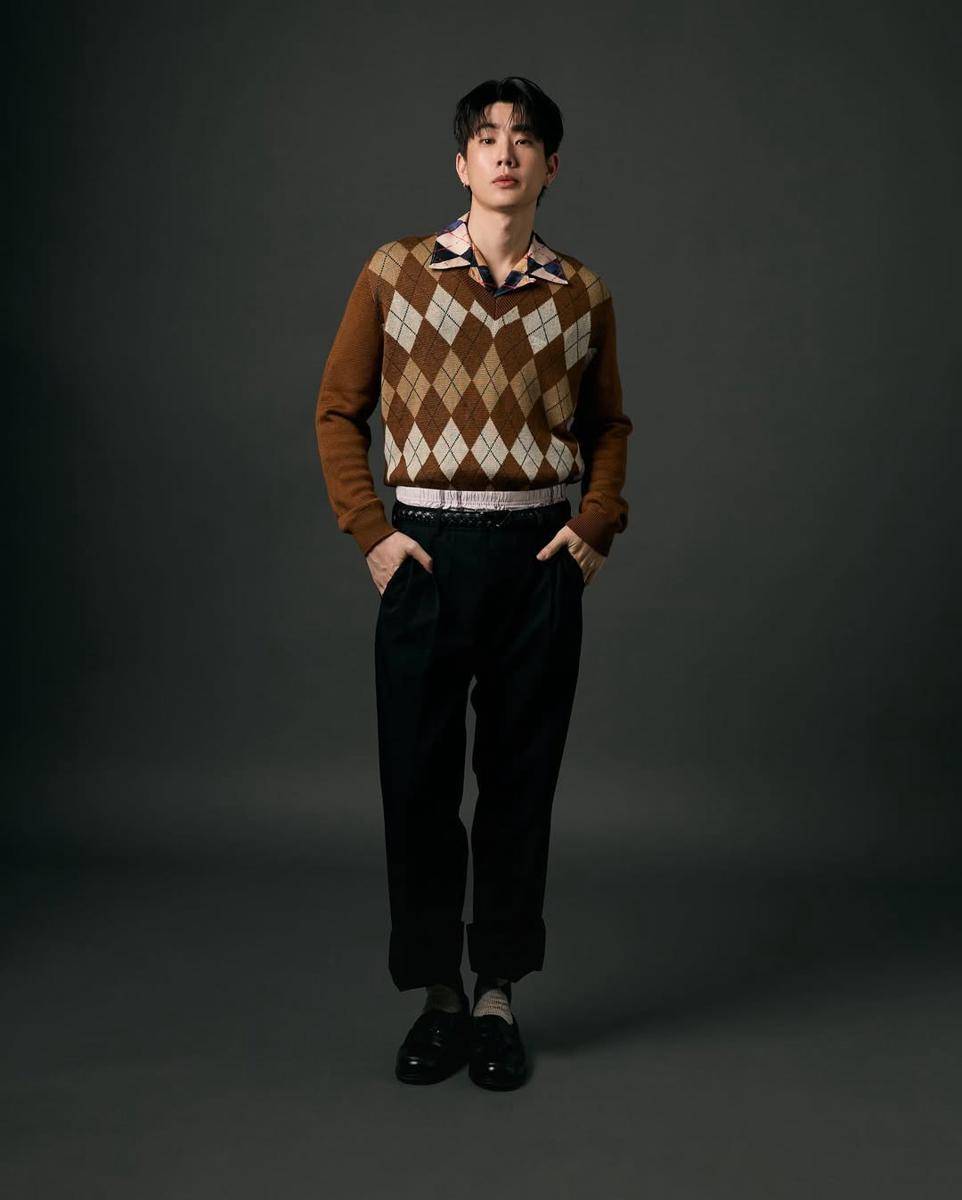 OOTD Preppy Style Off Jumpol (instagram.com/tumcial)