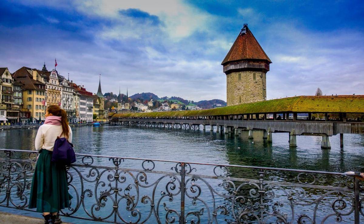 ilustrasi negara Switzerland (pexels.com/Bhuwan Dhingra)