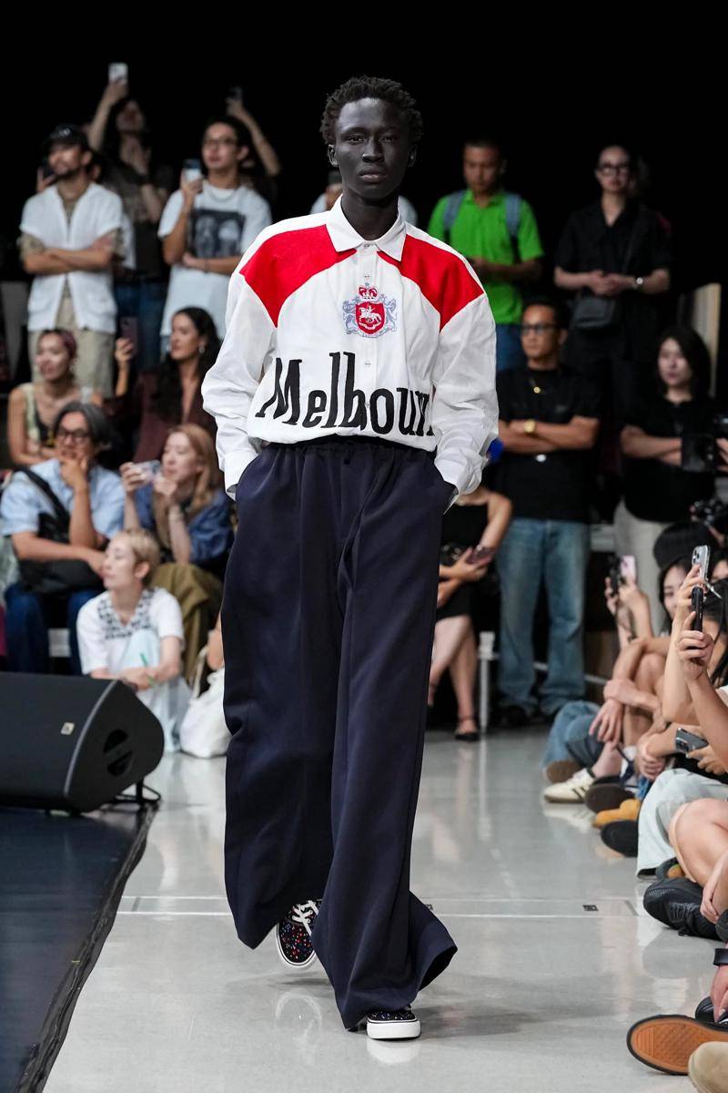 Koleksi Yoshiokubo S/S '26 di Rakuten Fashion Week Tokyo (dok. Yoshiokubo)