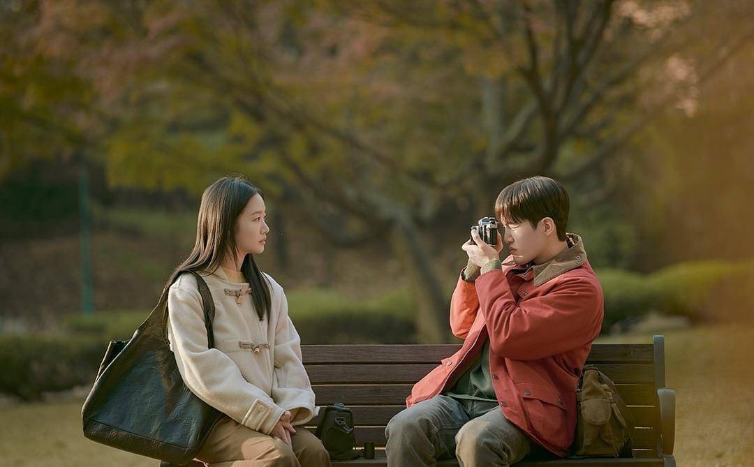 Kim Go Eun dan Kim Gun Woo di drama You and Everything Else (instagram.com/netflixkr)