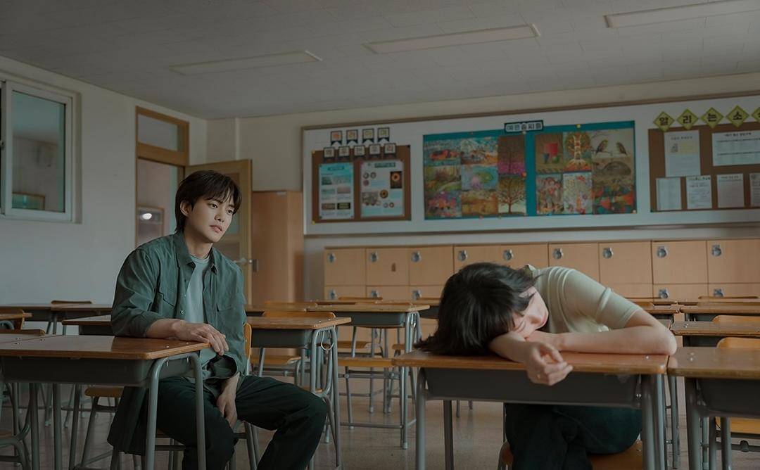 Kim Gun Woo dan Kim Go Eun di drama You and Everything Else (instagram.com/netflixkr)