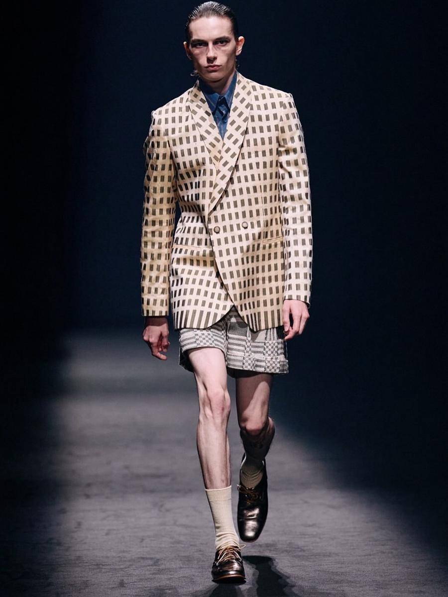 Koleksi Wisharawish S/S '26 di Rakuten Fashion Week Tokyo (instagram.com/wisharawish)