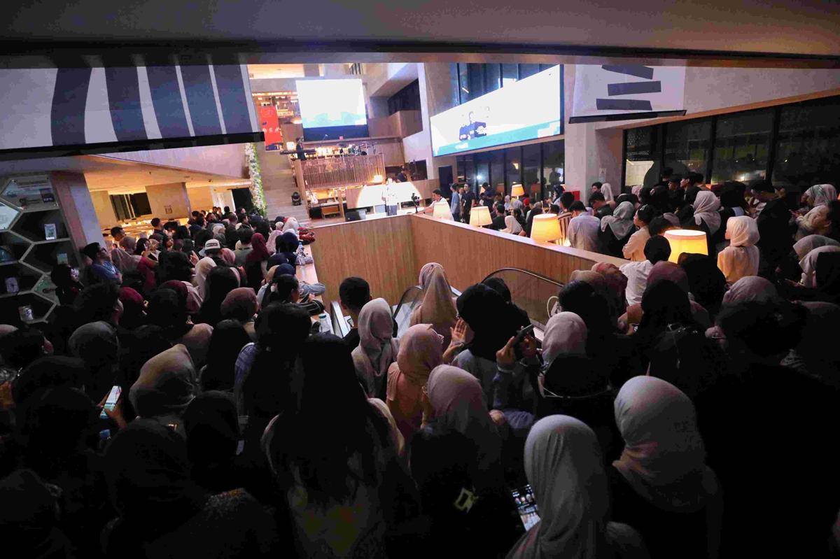 Kegiatan Night at The Library yang diinisiasi oleh Dinas Perpustakaan dan Kearsipan (Dispusip) DKI Jakarta di Perpustakaan Jakarta, Taman Ismail Marzuki (TIM), Jakarta Pusat, pada Jumat (12/9/2025), Pemprov DKI Jakarta