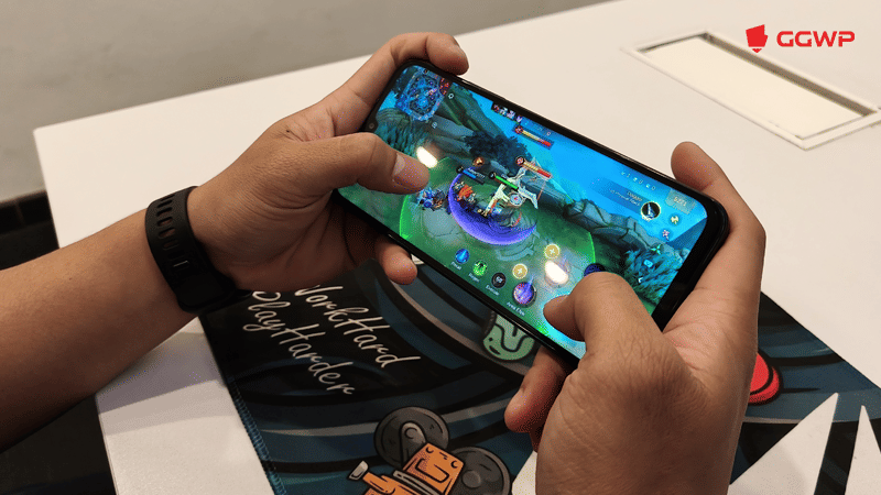 Pengalaman Mencoba Main Game Kompetitif Rata Kanan di POCO C85