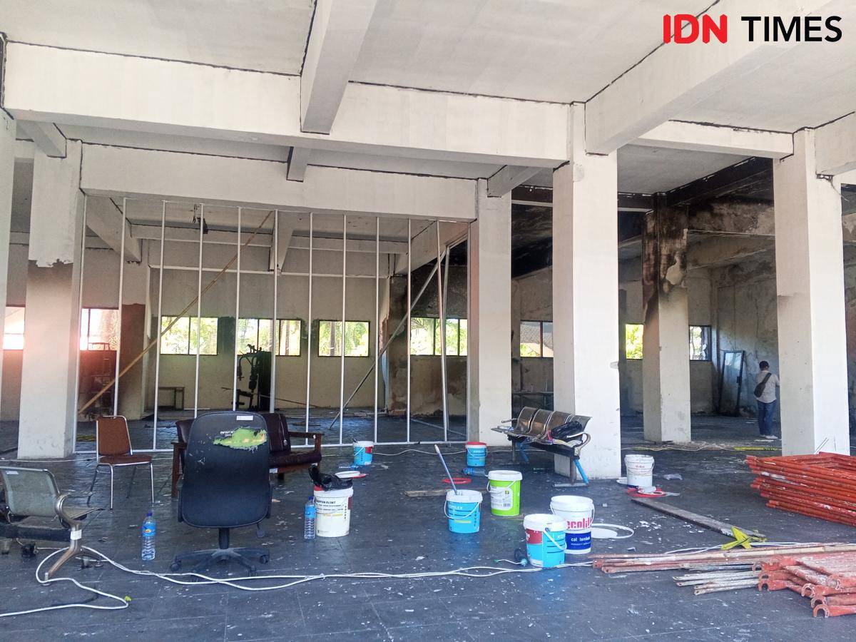 Garasi yang akan disulap jadi ruangan rapat komisi-komisi DPRD NTB. 