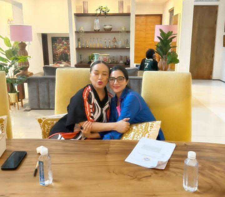 potret Ashanty datangi penyanyi senior untuk wawancara disertasi (instagram.com/ashanty_ash)