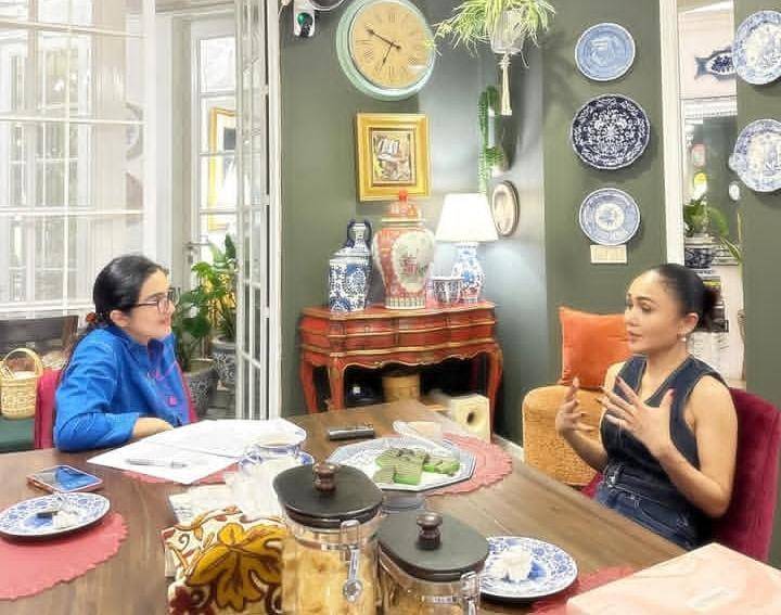 potret Ashanty datangi penyanyi senior untuk wawancara disertasi (instagram.com/ashanty_ash)