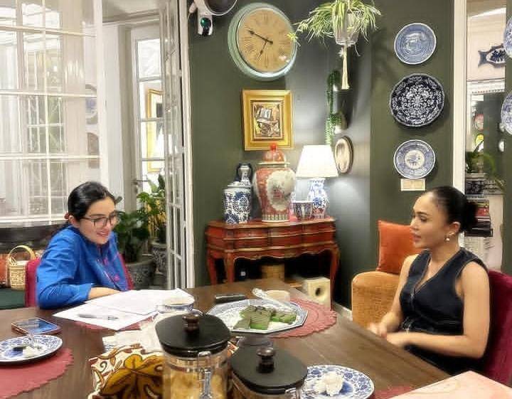 potret Ashanty datangi penyanyi senior untuk wawancara disertasi (instagram.com/ashanty_ash)