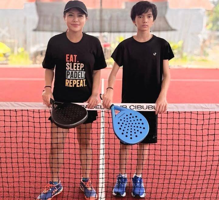 potret anak-anak artis bermain padel