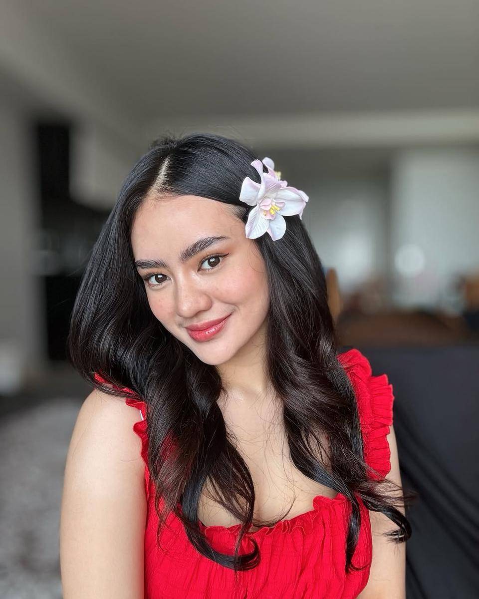 Janis Aneira (instagram.com/janisaneira)