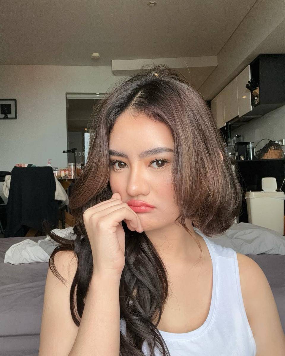 Janis Aneira (instagram.com/janisaneira)