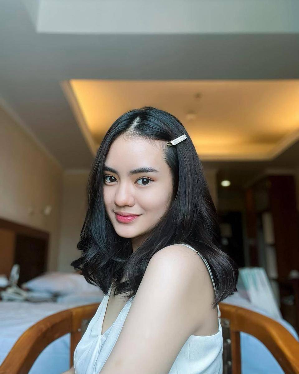 Janis Aneira (instagram.com/janisaneira)