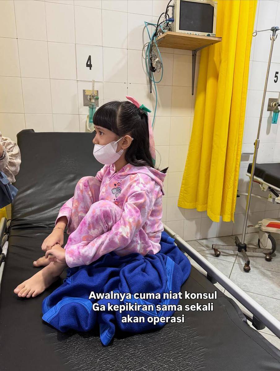 anak Nycta Gina operasi usus buntu