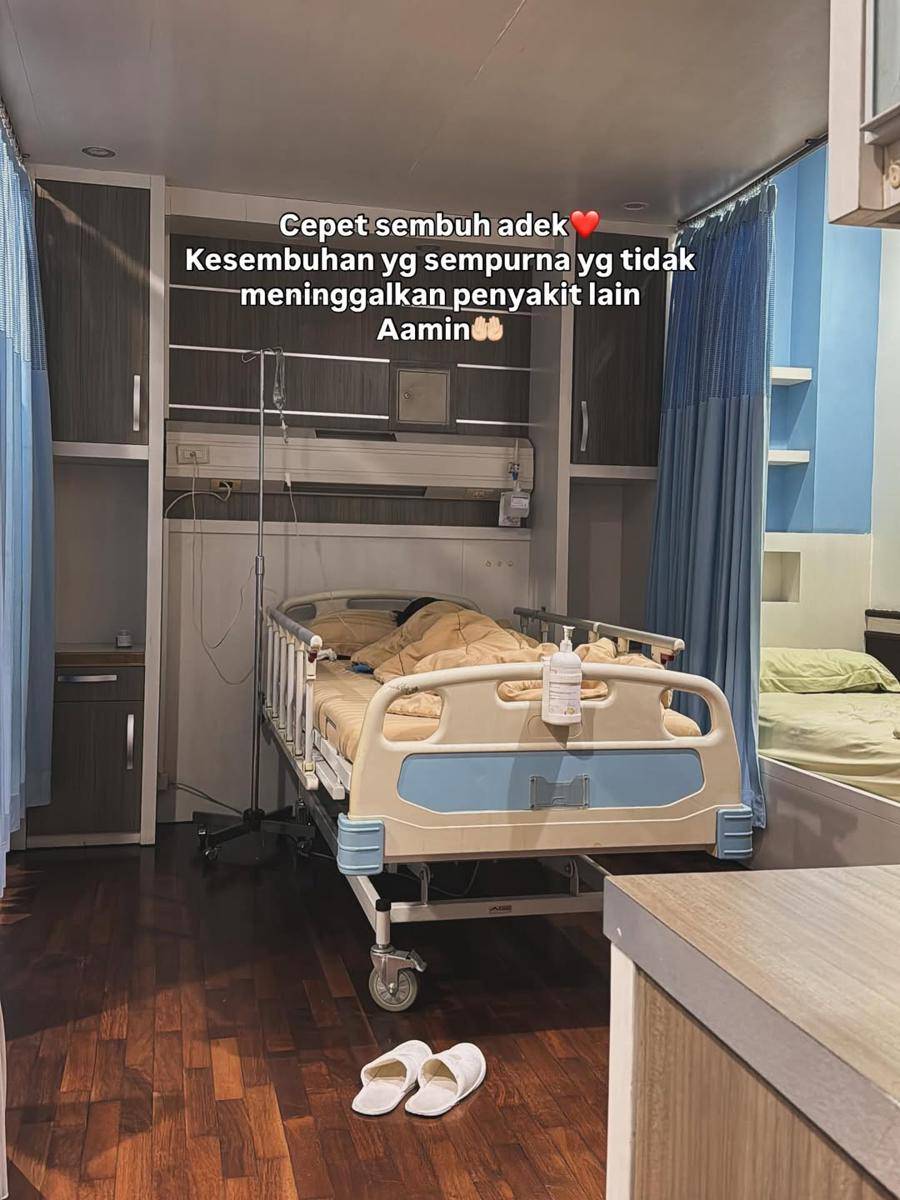 anak Nycta Gina operasi usus buntu 