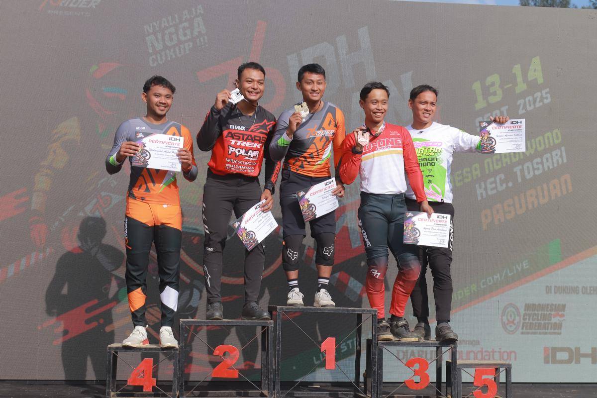 Podium Indonesian Downhill URBAN 2025 di Desa Ngadiwono, Kecamatan Tosari, Kabupaten Pasuruan. (Dok. 76Rider)
