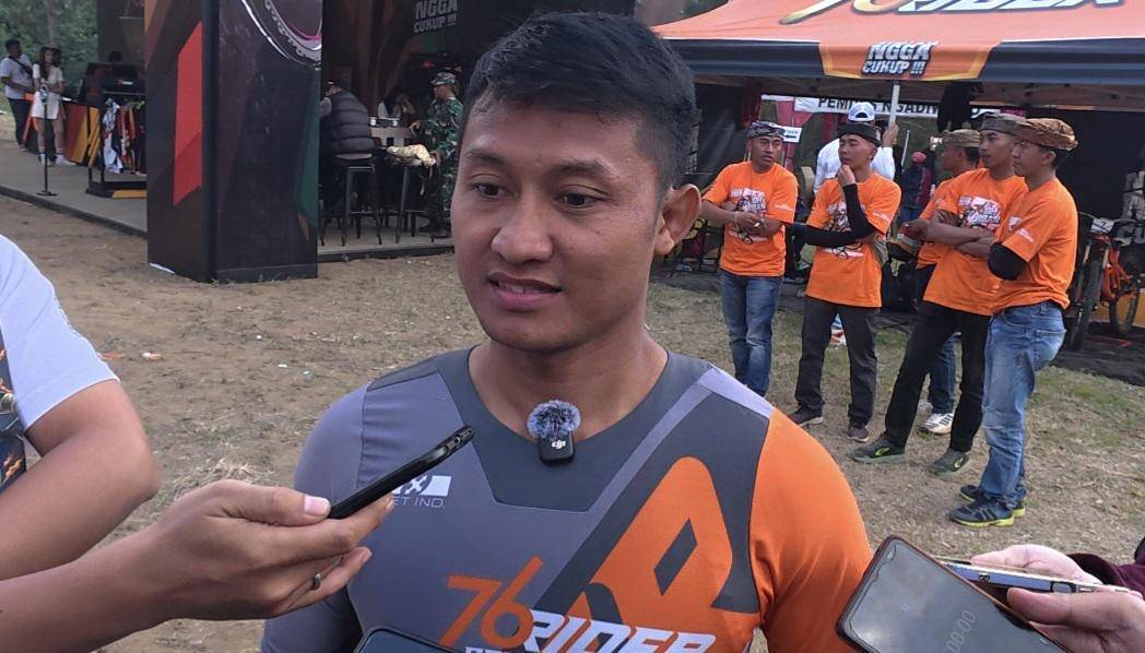 Khoiful Mukhib, jawara Indonesian Downhill URBAN 2025 kelas Men Elite. (IDN Times/Rizal Adhi Pratama)