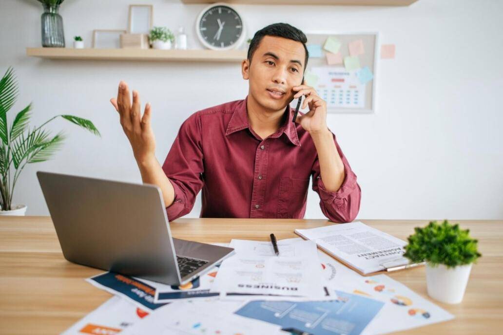 Bisnis (freepik.com/jcomp) 