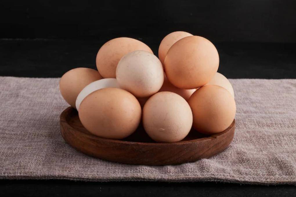 Telur (freepik.com/azerbaijan_stockers) 