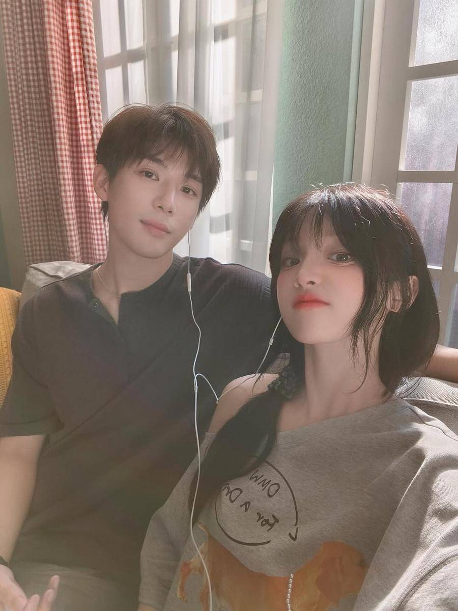 potret akrab Yuqi i-dle dan Wang Anyu (instagram.com/yuqisong.923)