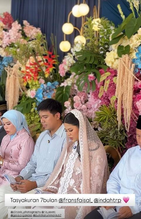 Pengajian 7 Bulan Kehamilan Istri Frans Faisal (Instagram.com/indahtrp)