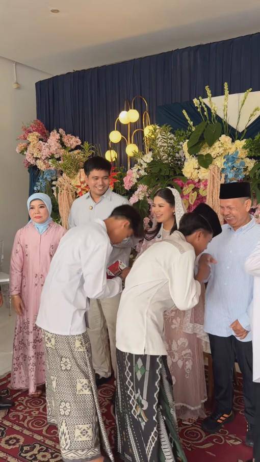 Pengajian 7 Bulan Kehamilan Istri Frans Faisal (Instagram.com/indahtrp)