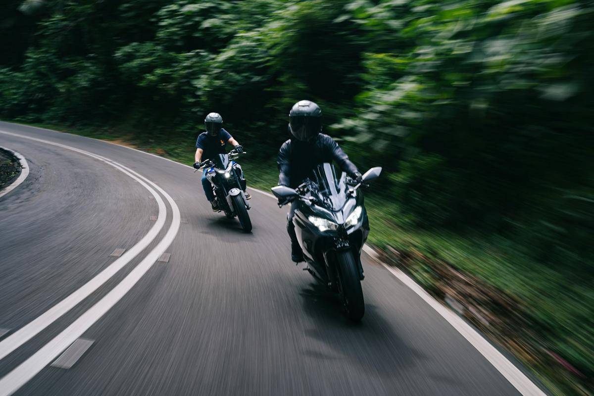 ilustrasi touring motor (unsplash.com/Amirul Hilmi)