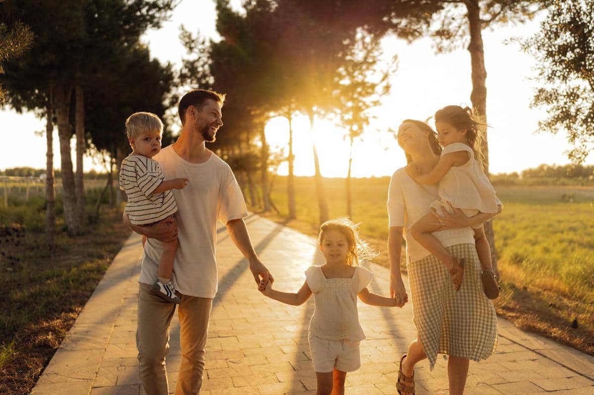 ilustrasi keluarga bahagia