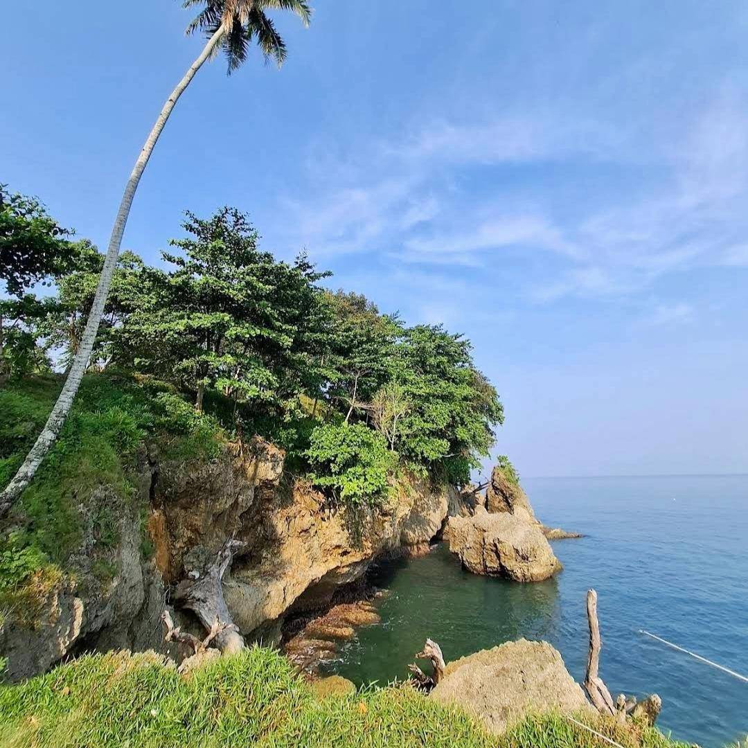 Bukit Selalau, Kab. Pesisir Barat, Lampung (Dok.Google Maps/Isna Suwarno)