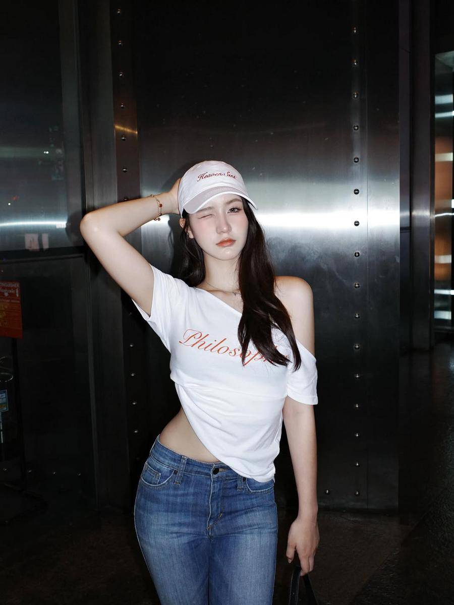 potret ide casual outfit ala Ploy Natcha