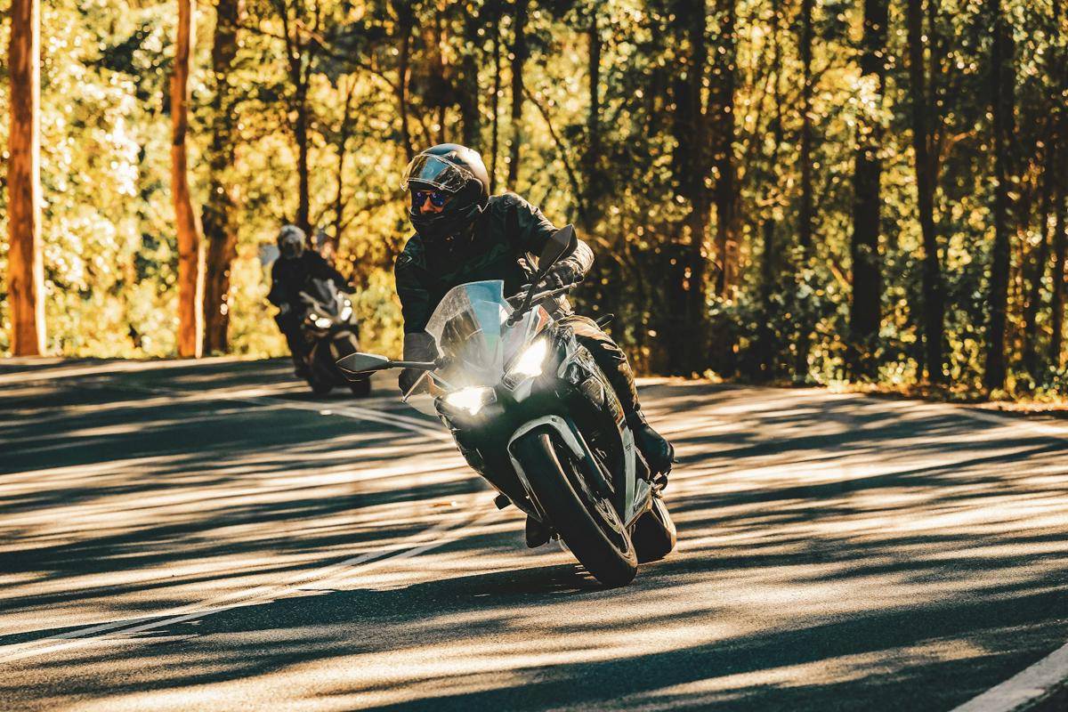 ilustrasi touring motor (unsplash.com/Leon Andov)