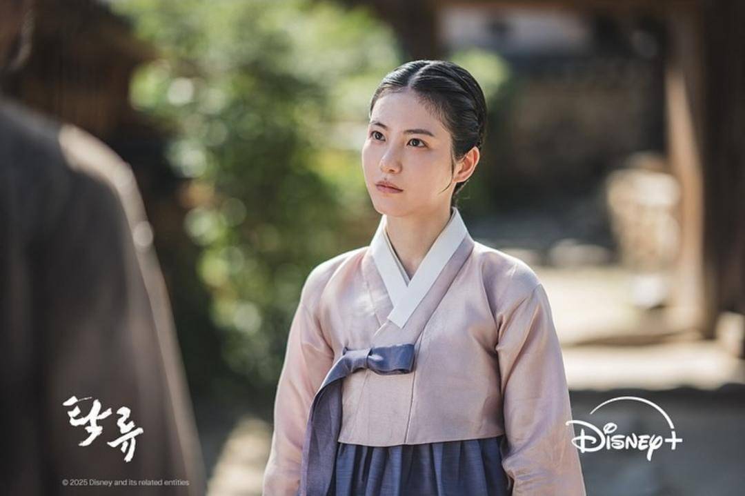 Shin Ye Eun di drama The Murky Stream (instagram.com/disneypluskr)