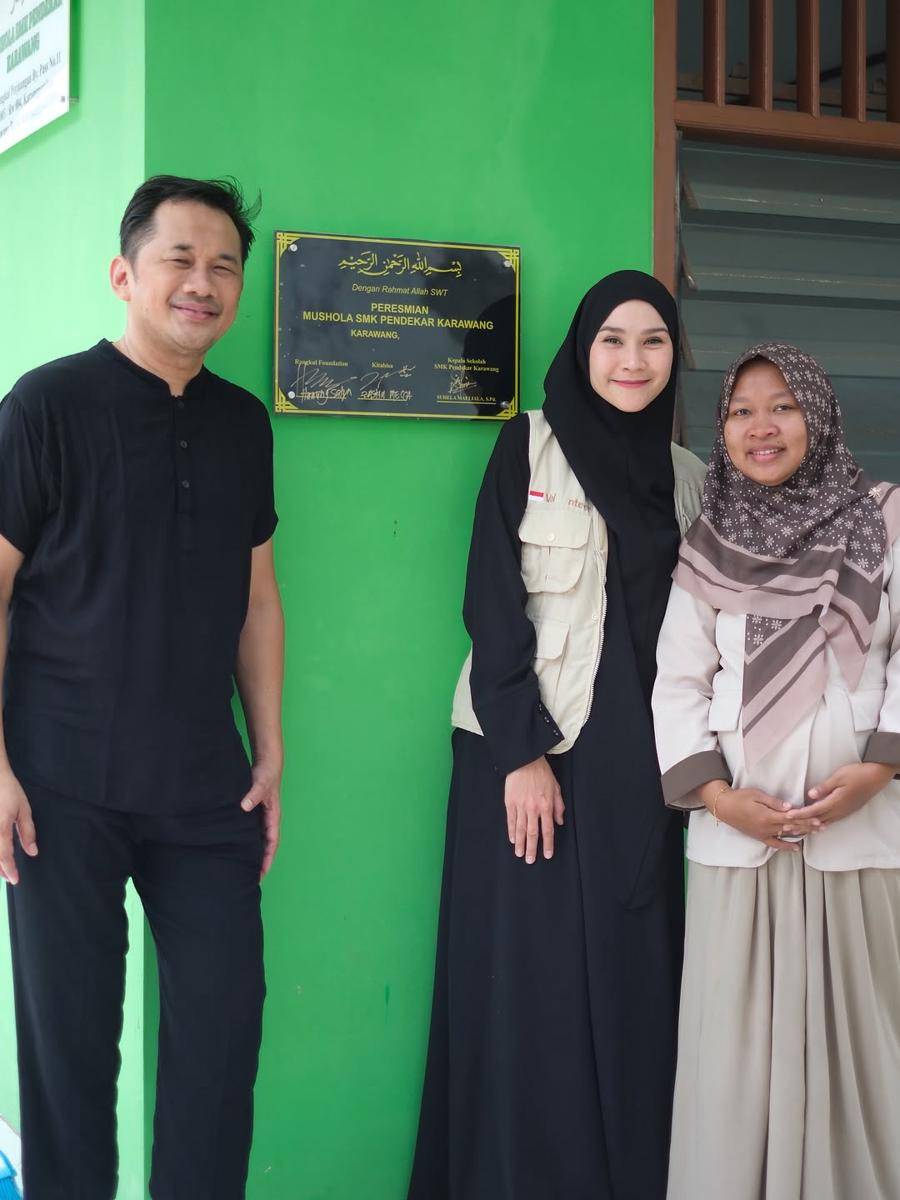 potret Zaskia Adya Mecca, Hanung Bramantyo di Karawang
