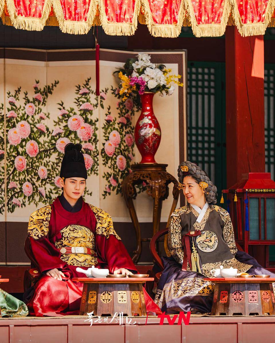 still cut drama Bon Appetit, Your Majesty (instagram.com/tvn_drama)