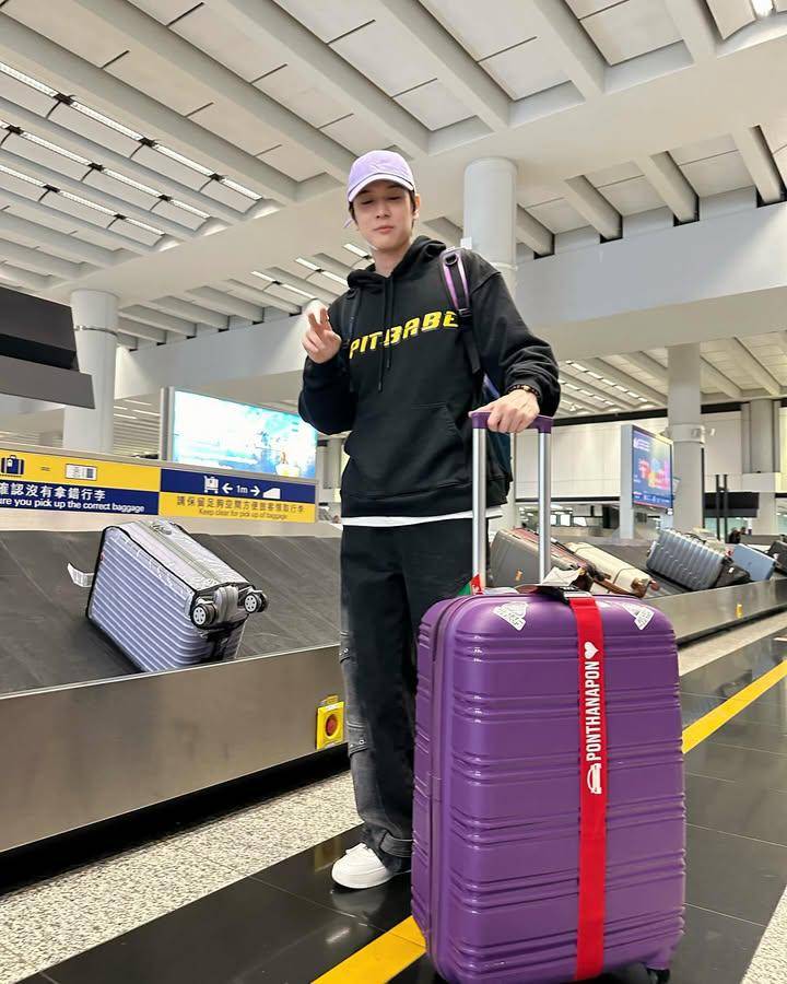 outfit airport look ala Pon Thanapon (instagram.com/thana_pon)